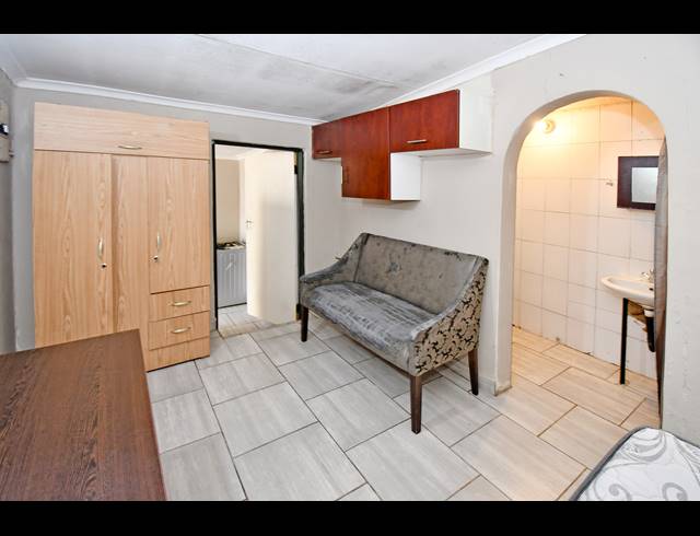 11 BEDROOM HOUSE FOR SALE IN HURST HILL